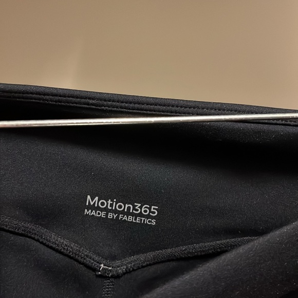 Fabletics Women's Size Medium Black and Leopard Print Shorts With Pockets - Picture 2 of 8